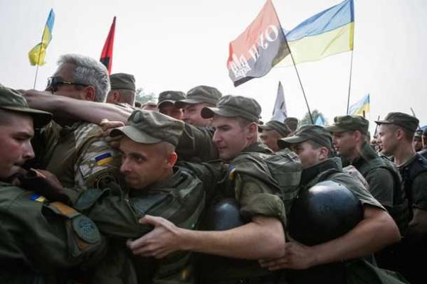 Протесты против "крестного хода" под Киевом: опубликованы фото Протесты против "крестного хода" под Киевом: опубликованы фото