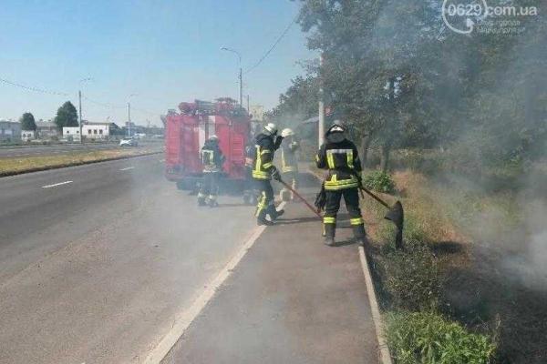 В Мариуполе в районе рынка "Азовский" случился пожар