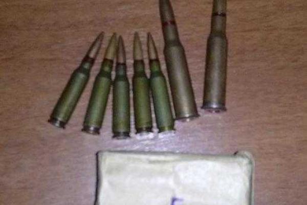 Мужчина собирался перевезти в собственном авто боеприпасы из Широкино