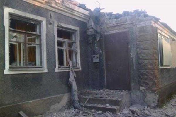 Появились фото последствий боя в Донецке Появились фото последствий боя в Донецке