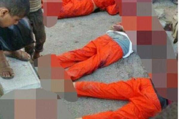 В Сирии террористы "ИГИЛ" казнили четырех футболистов прямо на глазах у детей В Сирии террористы "ИГИЛ" казнили четырех футболистов прямо на глазах у детей