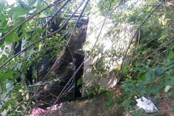 ДТП под Мариуполем: на полной скорости перевернулся микроавтобус, есть пострадавшие ДТП под Мариуполем: на полной скорости перевернулся микроавтобус, есть пострадавшие