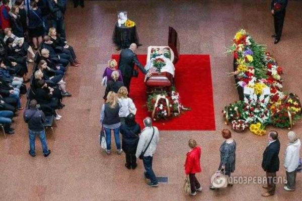 Опубликованы фото прощания с журналистом Павлом Шереметом