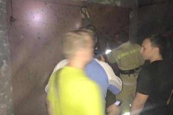 В Донецке снарядами накрыло дома и автобус: есть жертвы В Донецке снарядами накрыло дома и автобус: есть жертвы