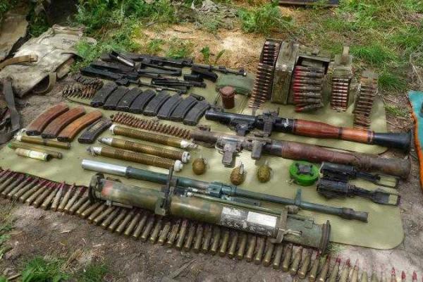 Дмитрий Ярош показал новые трофеи добровольцев на Донбассе