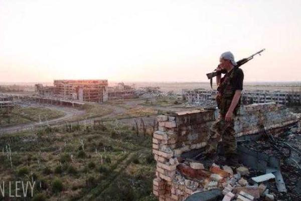 Новое фото развалин Донецкого аэропорта вызвало ажиотаж в Сети Новое фото развалин Донецкого аэропорта вызвало ажиотаж в Сети