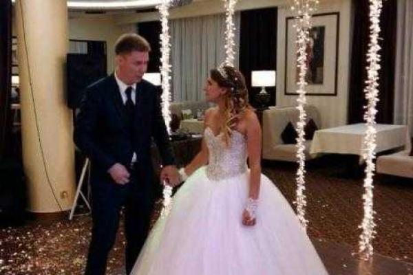 "Омбудсмен ДНР" вышла замуж за российского пропагандиста