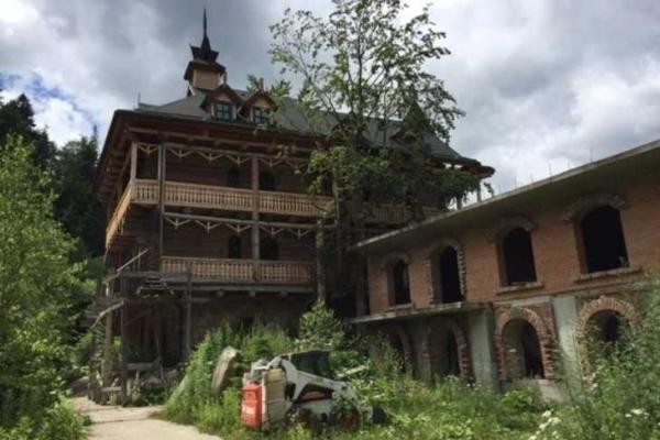 В сети появились фото заброшенной резиденции Ющенко В сети появились фото заброшенной резиденции Ющенко