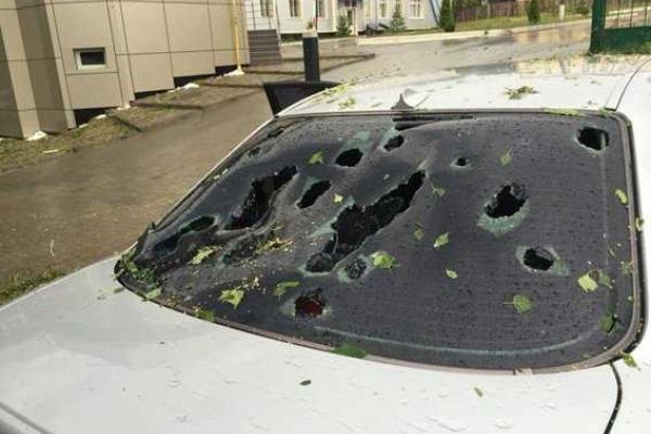 На Хмельниччине выпал огромный град размером с яблоко На Хмельниччине выпал огромный град размером с яблоко