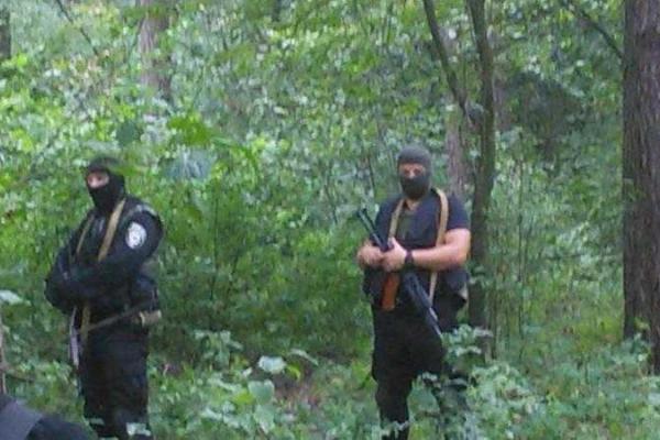 В лесу под Киевом - огромное количество вооруженных силовиков, - СМИ В лесу под Киевом - огромное количество вооруженных силовиков, - СМИ