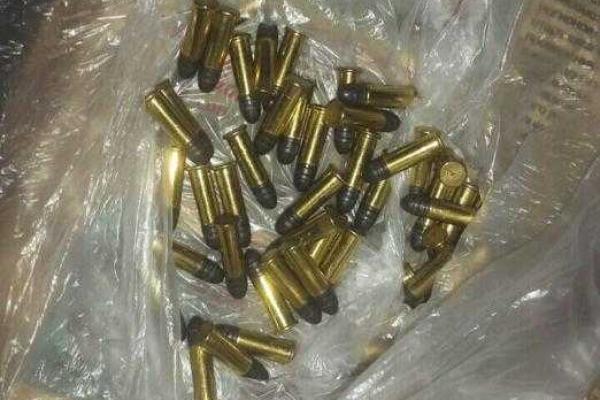 В Мариуполе правообхранители обнаружили у мужчины коноплю и патроны В Мариуполе правообхранители обнаружили у мужчины коноплю и патроны