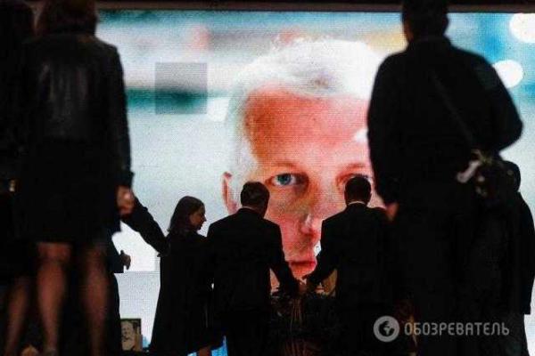 Опубликованы фото прощания с журналистом Павлом Шереметом