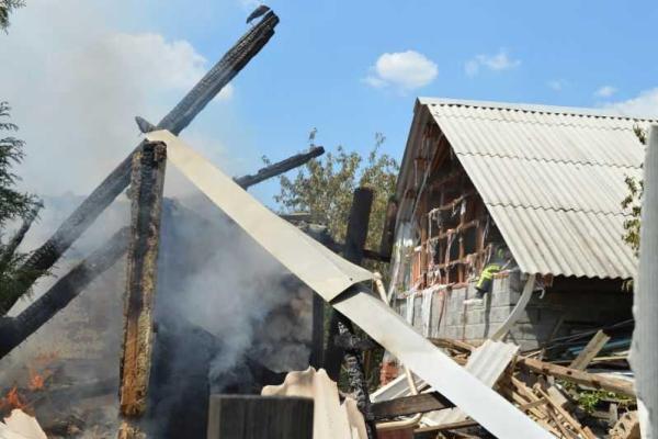 В Краматорске в частном доме взорвался газ: хозяин в тяжелом состоянии, 75-летний сосед скончался от сердечного приступа В Краматорске в частном доме взорвался газ: хозяин в тяжелом состоянии, 75-летний сосед скончался от сердечного приступа