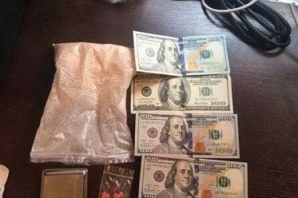 На КПВВ "Зайцево" сотрудники СБУ задержали мужчин, провозивших в зону АТО наркотики На КПВВ "Зайцево" сотрудники СБУ задержали мужчин, провозивших в зону АТО наркотики