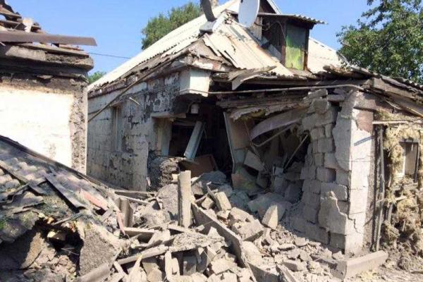 В сети появились кадры последствий ночного обстрела Донецка  В сети появились кадры последствий ночного обстрела Донецка