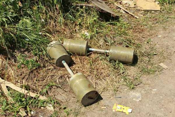 Бойцы в зоне АТО смастерили спортивный инвентарь из дерева и остатков снарядов: опубликованы фото Бойцы в зоне АТО смастерили спортивный инвентарь из дерева и остатков снарядов: опубликованы фото