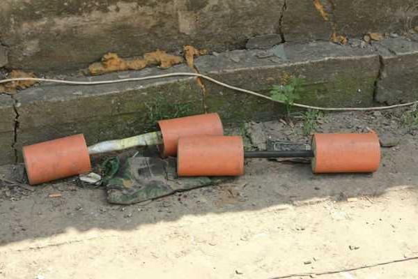 Бойцы в зоне АТО смастерили спортивный инвентарь из дерева и остатков снарядов: опубликованы фото Бойцы в зоне АТО смастерили спортивный инвентарь из дерева и остатков снарядов: опубликованы фото