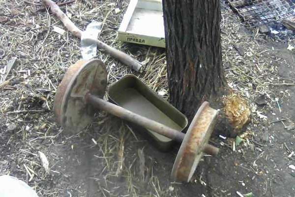 Бойцы в зоне АТО смастерили спортивный инвентарь из дерева и остатков снарядов: опубликованы фото Бойцы в зоне АТО смастерили спортивный инвентарь из дерева и остатков снарядов: опубликованы фото