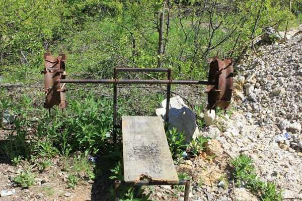 Бойцы в зоне АТО смастерили спортивный инвентарь из дерева и остатков снарядов: опубликованы фото Бойцы в зоне АТО смастерили спортивный инвентарь из дерева и остатков снарядов: опубликованы фото