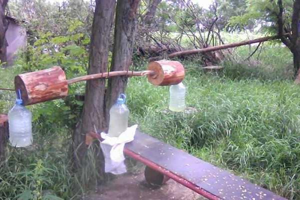 Бойцы в зоне АТО смастерили спортивный инвентарь из дерева и остатков снарядов: опубликованы фото Бойцы в зоне АТО смастерили спортивный инвентарь из дерева и остатков снарядов: опубликованы фото