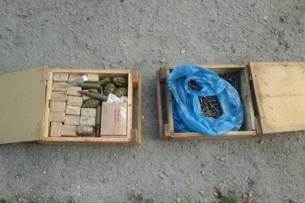 В Луганской области правоохранители нашли тайник с боеприпасами