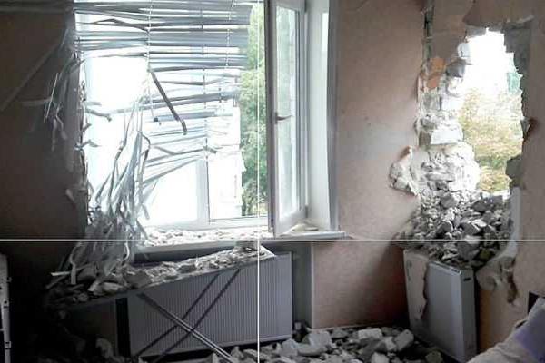 В Сети опубликованы новые снимки последствий недавнего обстрела Марьинки