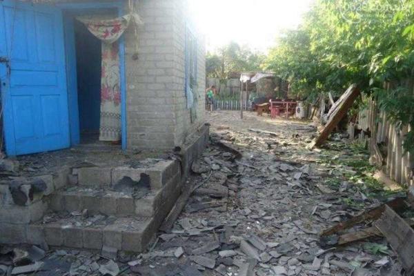 В результате артобстрела Торецка пострадал ребенок, разрушены жилые дома В результате артобстрела Торецка пострадал ребенок, разрушены жилые дома