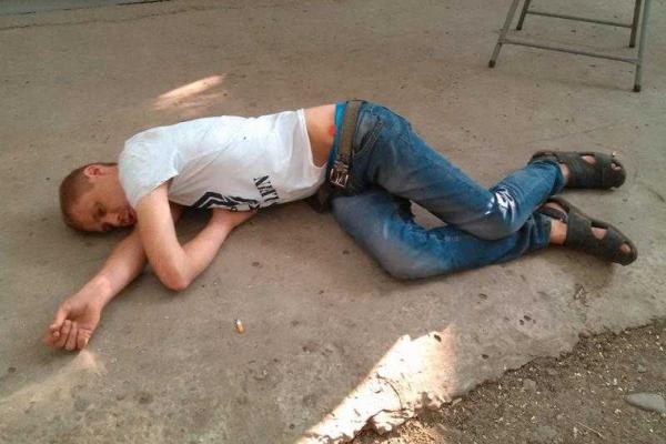 Жительница Симферополя опубликовала шокирующие кадры прихода "русского мира" Жительница Симферополя опубликовала шокирующие кадры прихода "русского мира"