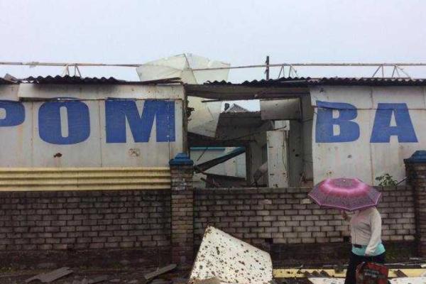 В Горловке обстрелом повреждены 9 частных домов и школа: обнародованы адреса попаданий