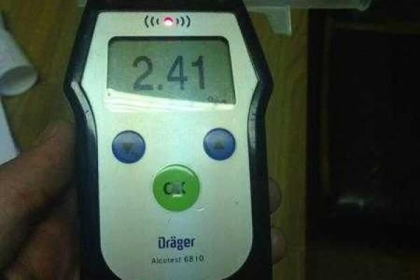 В Киеве пьяный россиянин сбил 2-х патрульных: врачи борются за жизнь девушки