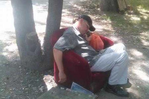Жительница Симферополя опубликовала шокирующие кадры прихода "русского мира" Жительница Симферополя опубликовала шокирующие кадры прихода "русского мира"