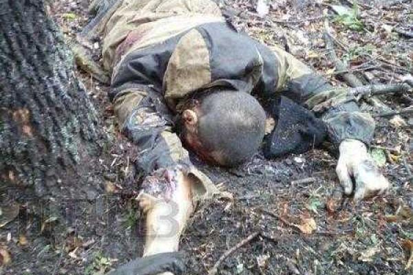 Боевики оставили своих истекать кровью на поле боя под Попасной (18+) Боевики оставили своих истекать кровью на поле боя под Попасной (18+)