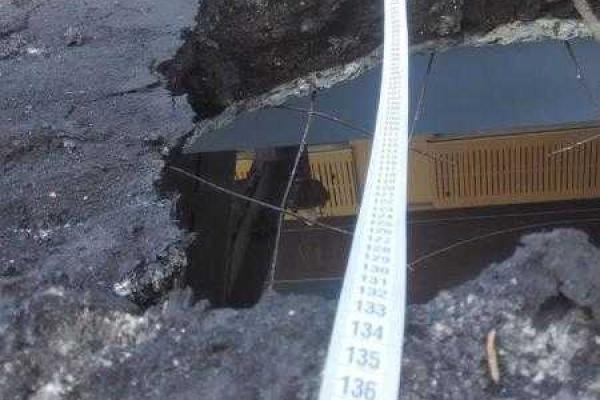 Боевики обстреляли Красногоровку, мины разорвались прямо возле больницы Боевики обстреляли Красногоровку, мины разорвались прямо возле больницы