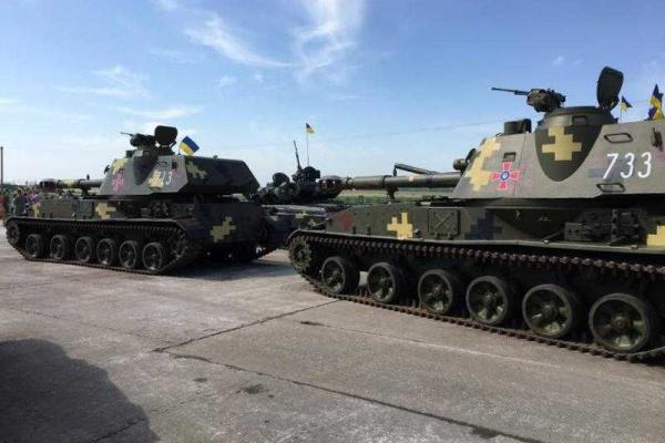 Бирюков: В Чугуеве, Киеве и на фронте много нового смертоносного железа. Не стоило нас задирать Бирюков: В Чугуеве, Киеве и на фронте много нового смертоносного железа. Не стоило нас задирать