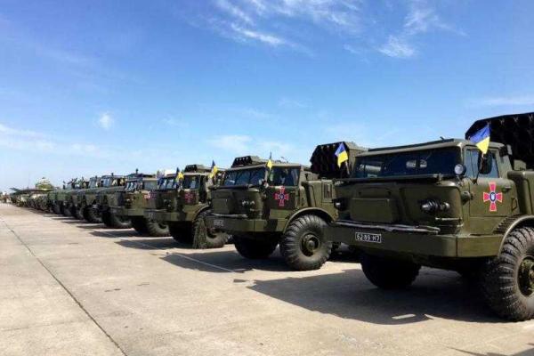 Бирюков: В Чугуеве, Киеве и на фронте много нового смертоносного железа. Не стоило нас задирать Бирюков: В Чугуеве, Киеве и на фронте много нового смертоносного железа. Не стоило нас задирать