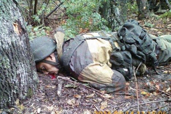 Боевики оставили своих истекать кровью на поле боя под Попасной (18+) Боевики оставили своих истекать кровью на поле боя под Попасной (18+)