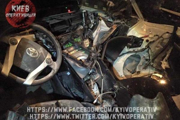 Патрульная полиция попала в серьезное ДТП в Киеве Патрульная полиция попала в серьезное ДТП в Киеве