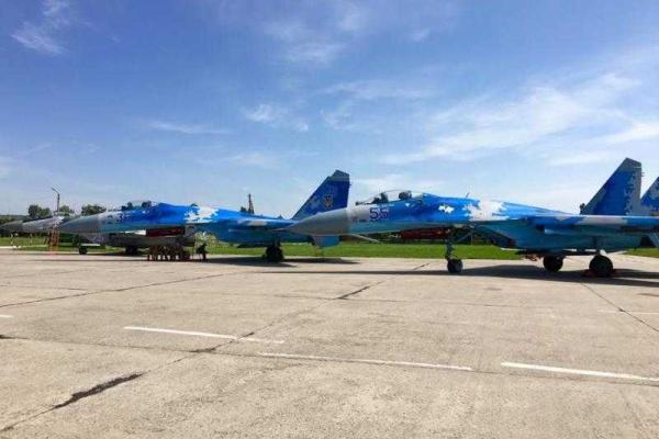 Бирюков: В Чугуеве, Киеве и на фронте много нового смертоносного железа. Не стоило нас задирать Бирюков: В Чугуеве, Киеве и на фронте много нового смертоносного железа. Не стоило нас задирать