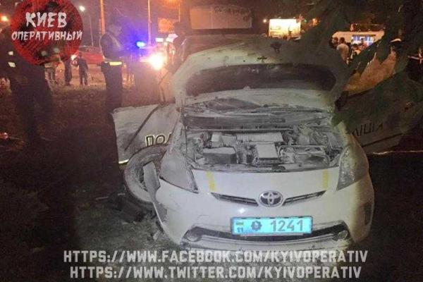 Патрульная полиция попала в серьезное ДТП в Киеве Патрульная полиция попала в серьезное ДТП в Киеве