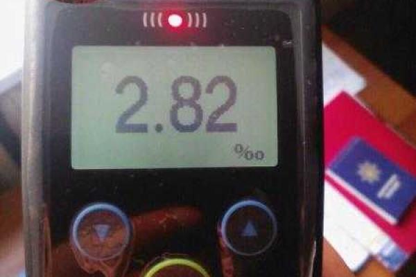 ДТП в Киеве: пьяная парочка на "Шевроле" протаранила вход в станцию метро ДТП в Киеве: пьяная парочка на "Шевроле" протаранила вход в станцию метро