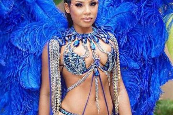 Девушка Усейна Болта покорила сеть пышной фигурой в стиле Ким Кардашьян