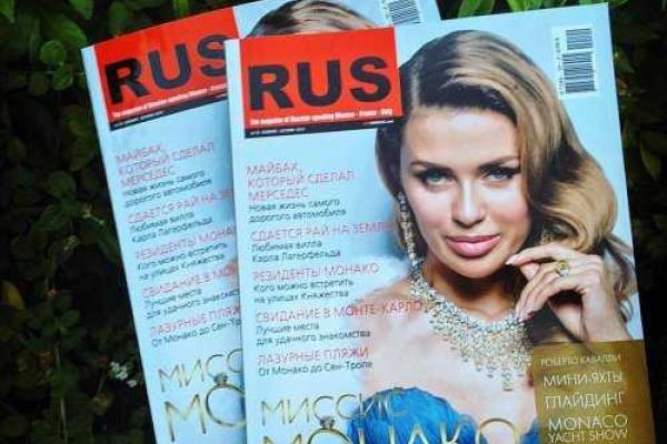 Виктория Боня показала фото с мужем и дочерью