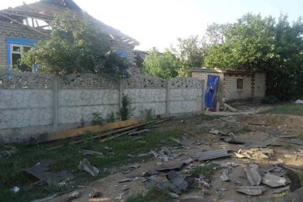 Боевики обстреляли Торецк, разрушены жилые дома