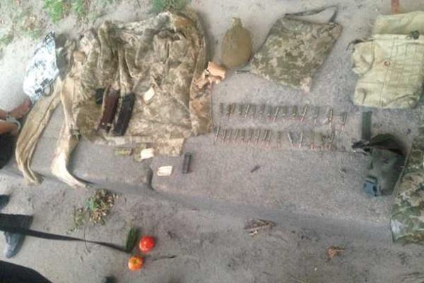 В Харькове военный сел в такси и начал палить из автомата В Харькове военный сел в такси и начал палить из автомата