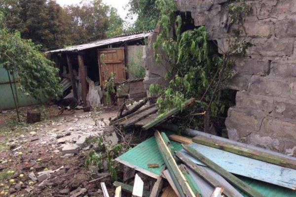 Сепаратисты опубликовали фото последствий обстрела поселка Гольмовский