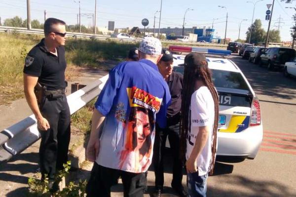 Группу Green Grey чуть не арестовали во время съемок нового клипа Группу Green Grey чуть не арестовали во время съемок нового клипа