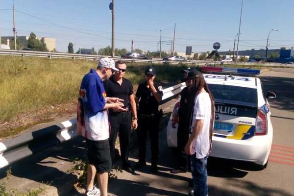 Группу Green Grey чуть не арестовали во время съемок нового клипа Группу Green Grey чуть не арестовали во время съемок нового клипа