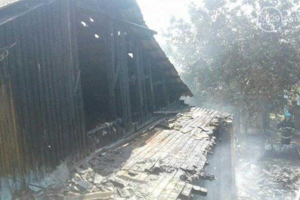 В Мариуполе случился сильный пожар, пострадали три человека