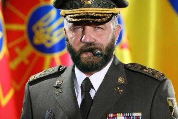 Полторак в новой генеральской форме стал героем фотожаб Полторак в новой генеральской форме стал героем фотожаб