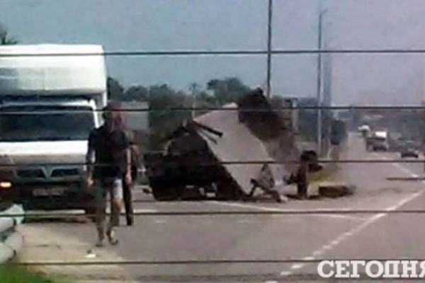 В Киевской области произошло масштабное ДТП: автобус с пассажирами опрокинул грузовик В Киевской области произошло масштабное ДТП: автобус с пассажирами опрокинул грузовик